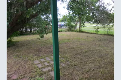 628 Austin Street W, Matagorda, TX 77457 - Photo 10