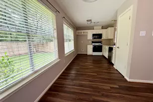4006 Hunnington Dr, Conroe, TX 77303 - Photo 8