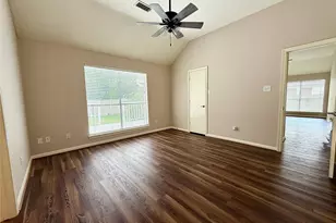 4006 Hunnington Dr, Conroe, TX 77303 - Photo 18