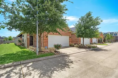 912 Sweet Pine Drive, Katy, TX 77450 - Photo 2