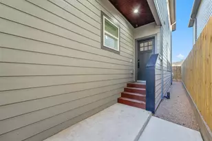 4208 Castor St, Houston, TX 77022 - Photo 2