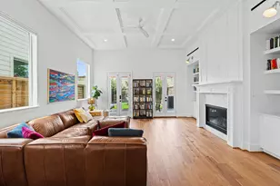 533 W 27th St, Houston, TX 77008 - Photo 8