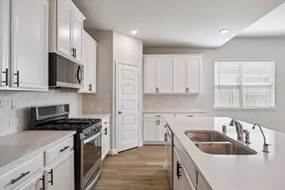 906 Barstow Drive, Rosharon, TX 77583 - Photo 10