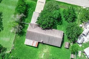 1626 County Rd 965, Alvin, TX 77511 - Photo 36