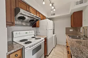 2110 Wilcrest Dr, Houston, TX 77042 - Photo 14
