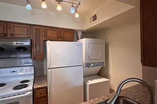 2110 Wilcrest Dr, Houston, TX 77042 - Photo 10