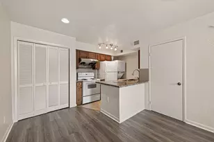 2110 Wilcrest Dr, Houston, TX 77042 - Photo 18