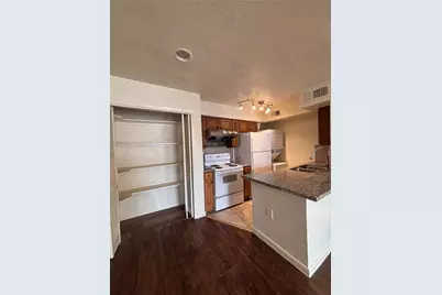 2110 Wilcrest Drive #123, Houston, TX 77042 - Photo 8