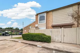 2110 Wilcrest Dr, Houston, TX 77042 - Photo 2
