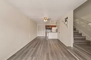 2110 Wilcrest Dr, Houston, TX 77042 - Photo 8
