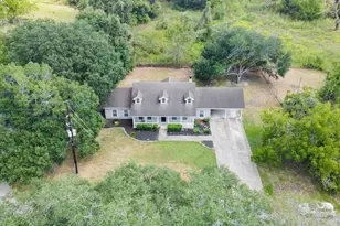 8411 Syms St, Fulshear, TX 77441 - Photo 2