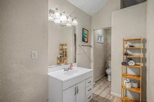 15102 Treaty Oaks St, Houston, TX 77053 - Photo 22