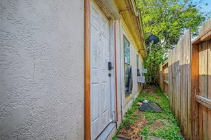 15102 Treaty Oaks St, Houston, TX 77053 - Photo 14