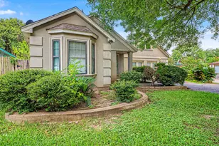 15102 Treaty Oaks St, Houston, TX 77053 - Photo 2