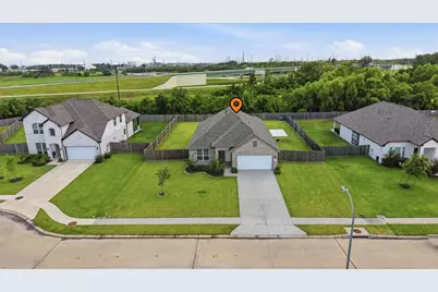 11210 Youngquist Drive, Mont Belvieu, TX 77535 - Photo 2