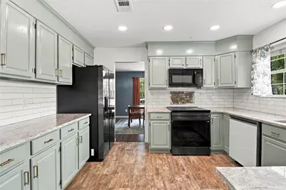 309 E Golden Arrow Circle, The Woodlands, TX 77381 - Photo 18