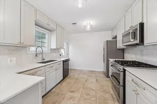 1063 W 43rd St, Houston, TX 77018 - Photo 6