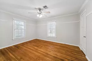 1063 W 43rd St, Houston, TX 77018 - Photo 12