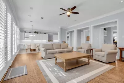 41 Wynden Oaks Drive, Houston, TX 77056 - Photo 8
