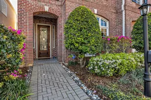 41 Wynden Oaks Dr, Houston, TX 77056 - Photo 2