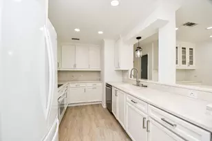 6114 Kirby Dr, Houston, TX 77005 - Photo 16