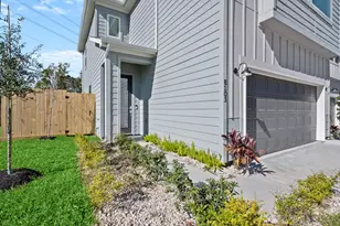 8103 Esther Acres, Houston, TX 77088 - Photo 4