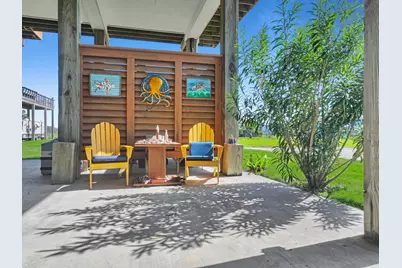 938 S Sage Road, Crystal Beach, TX 77650 - Photo 14