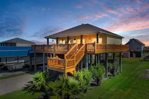 938 S Sage Rd, Crystal Beach, TX 77650 - Photo 1