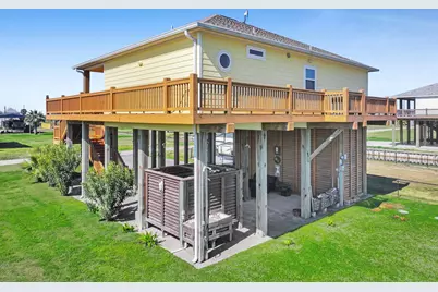 938 S Sage Road, Crystal Beach, TX 77650 - Photo 12