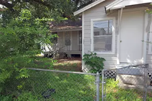 2204 Hwy 3, Dickinson, TX 77539 - Photo 2