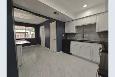 2252 Shadowdale Drive #362, Houston, TX 77043 - Photo 18