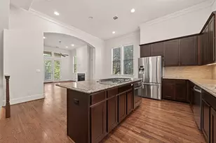 3217 Maxroy St, Houston, TX 77008 - Photo 12