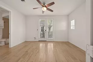 3217 Maxroy St, Houston, TX 77008 - Photo 8