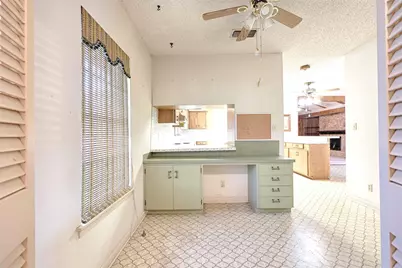 808 Herder Avenue, Schulenburg, TX 78956 - Photo 10