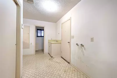 808 Herder Avenue, Schulenburg, TX 78956 - Photo 18