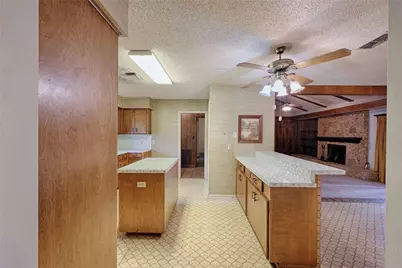 808 Herder Avenue, Schulenburg, TX 78956 - Photo 14