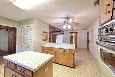 808 Herder Avenue, Schulenburg, TX 78956 - Photo 12