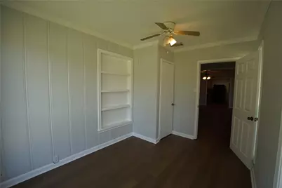 306 Center Way Street, Lake Jackson, TX 77566 - Photo 10