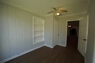 306 Center Way St, Lake Jackson, TX 77566 - Photo 10