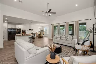 7823 Leighton Trl, Pasadena, TX 77505 - Photo 12