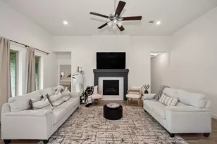 7823 Leighton Trl, Pasadena, TX 77505 - Photo 10