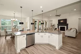 7823 Leighton Trl, Pasadena, TX 77505 - Photo 16