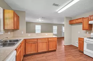 123 Robinson Rd, Oyster Creek, TX 77541 - Photo 10
