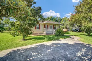123 Robinson Rd, Oyster Creek, TX 77541 - Photo 1