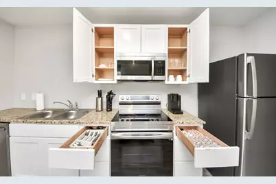9027 Madera Road #B, Houston, TX 77078 - Photo 14