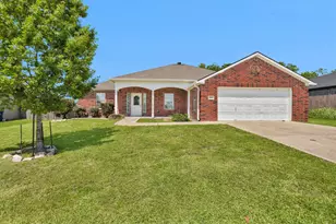 2301 White Wing, Navasota, TX 77868 - Photo 2