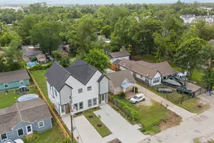 7805 Farnsworth St, Houston, TX 77022 - Photo 26