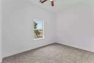 7805 Farnsworth St, Houston, TX 77022 - Photo 18