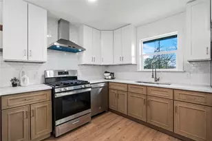 5023 Redstart St, Houston, TX 77035 - Photo 16