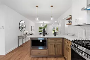 5023 Redstart St, Houston, TX 77035 - Photo 18